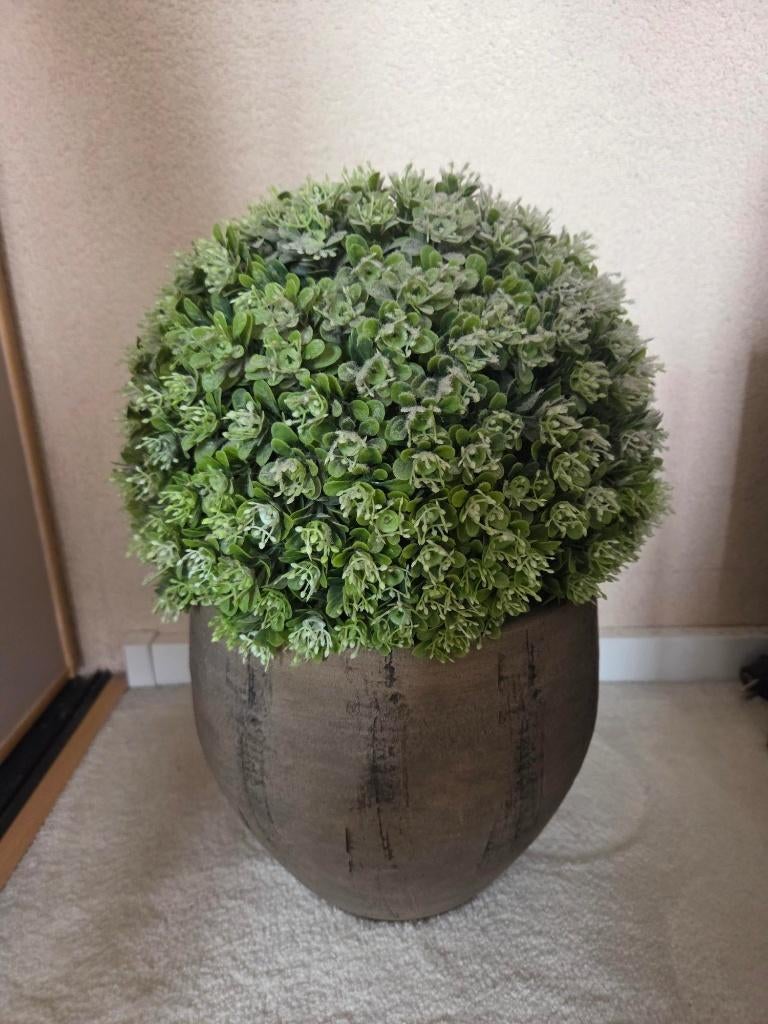 Pot met kunst buxus bol, Huis en Inrichting, Ophalen, Groen, Kunstplant, Zo goed als nieuw