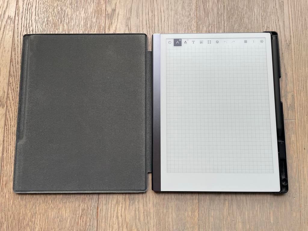 reMarkable 2 + nieuwe Marker Plus + hoes, Computers en Software, E-readers, Ophalen, 8 GB, Touchscreen, Zo goed als nieuw