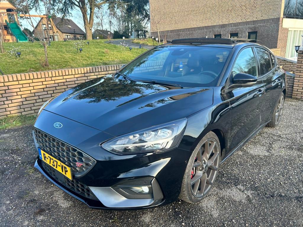 2.3 ST-3 Performance F1 280pk Aut APK 2 JAAR PANO Digi Dash, Zwart, 4 cilinders, 1600 kg, Geïmporteerd