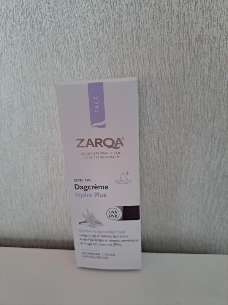 Zarqa dagcrème hydra plus met SPF 15, Ophalen of Verzenden, Nieuw, Gehele gezicht