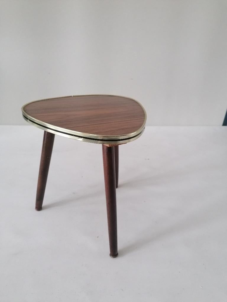 retro vintage bijzettafeltje met formica blad en goudkl band, Ophalen of Verzenden, Huis en Inrichting