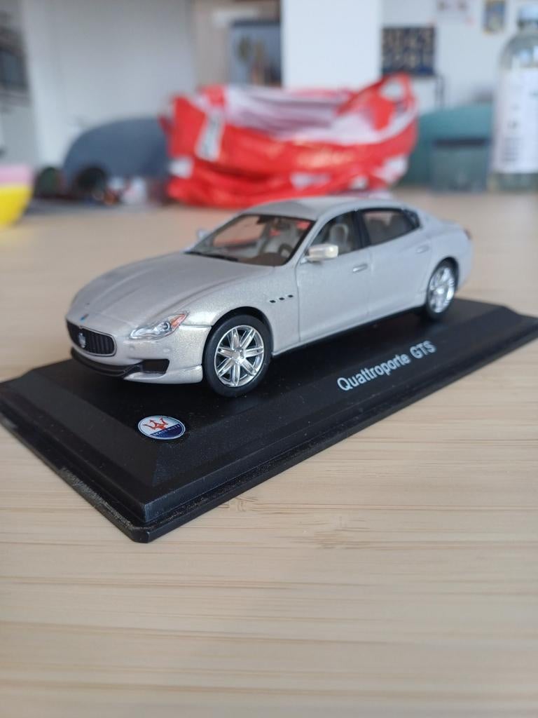 Maserati Quattroporte GTS 1/43 Modelauto, Ophalen of Verzenden, Zo goed als nieuw, Auto, Overige merken
