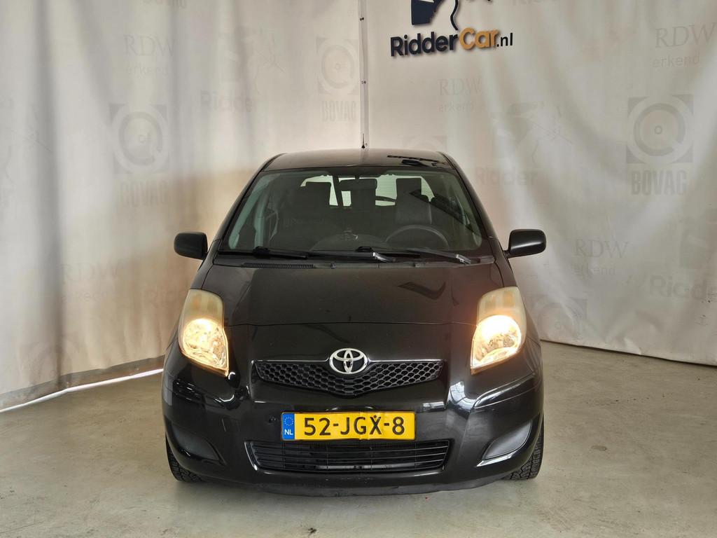 Toyota Yaris 1.0 VVTi Acces|NAP|1E EIG|APK10-26|ELEK RAMEN, Voorwielaandrijving, 750 kg, 965 kg, Zwart