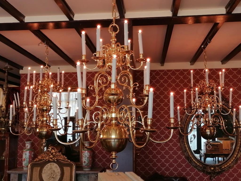 3 zwaar Hollandse bolkronen voorzien van electriciteit, Ophalen