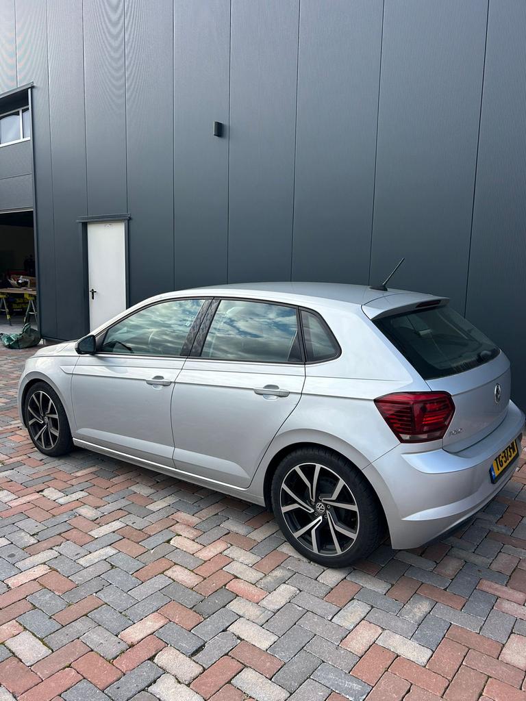 Volkswagen Polo 1.0 TSI 95pk 2018 Grijs, Voorwielaandrijving, 40 €/maand, 23 km/l, Origineel Nederlands