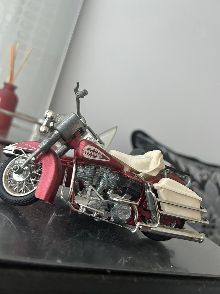 Harley davidson miniatuur, Ophalen of Verzenden, Zo goed als nieuw, Motoren