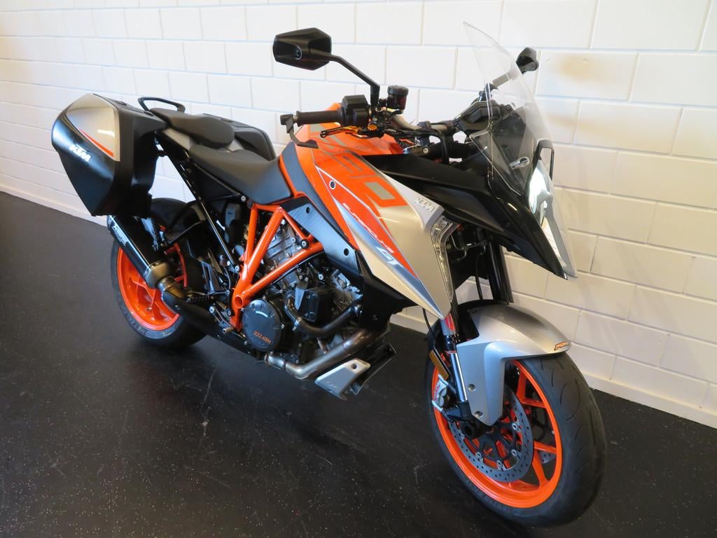 KTM SUPER DUKE 1290 GT NIEUWSTAAT! HIS! (bj 2020) - foto 2