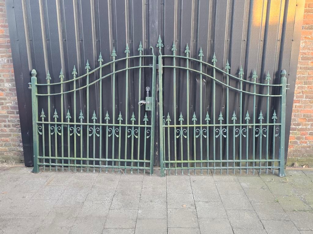 Zware ijzeren poort 3,20 m breed, Ophalen, Gebruikt, IJzer, Sierhekwerk