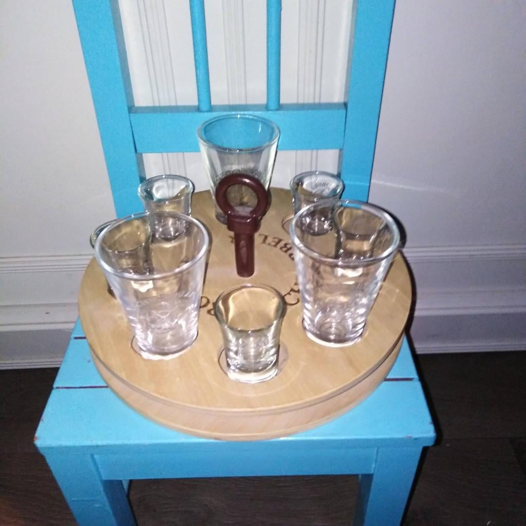 Houten serveerplank rondje Schrobbelèr 8 glaasjes, Verzamelen, Ophalen of Verzenden, Gebruikt, Overige typen