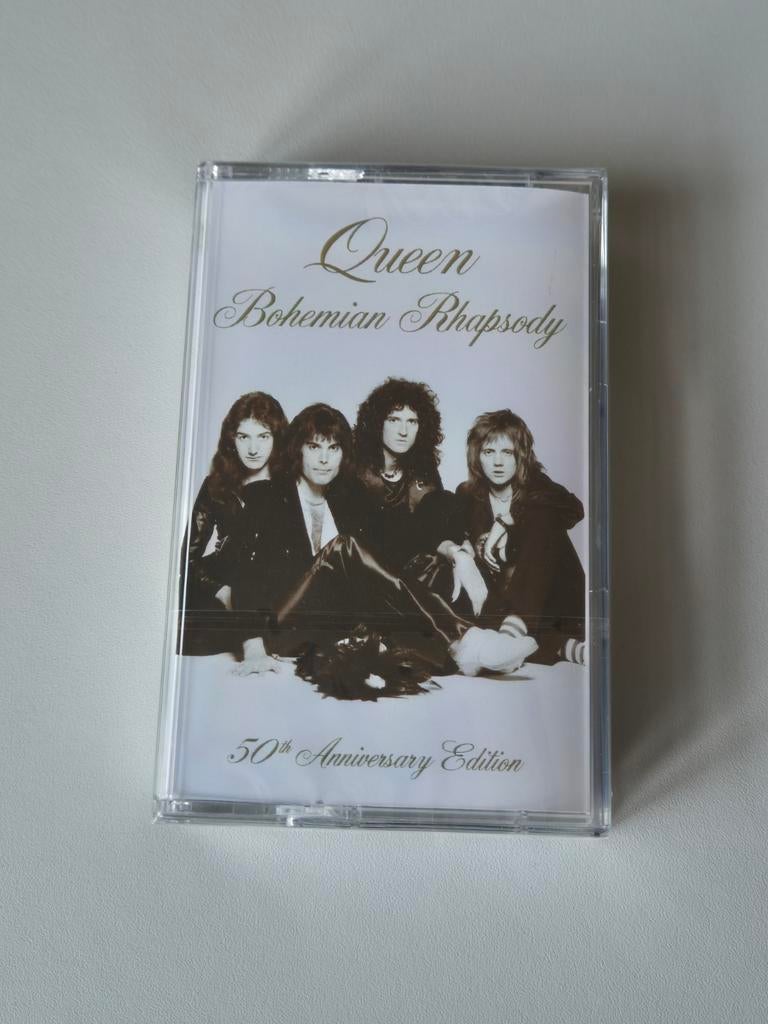 Queen - Bohemian Rhapsody 50th Anniversary Edition Cassette, Cd's en Dvd's, Cassettebandjes, Nieuw in verpakking, Origineel, Pop