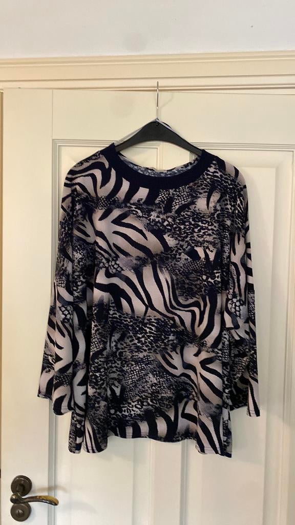 Mooi shirt maat 56, Ophalen of Verzenden, Zo goed als nieuw