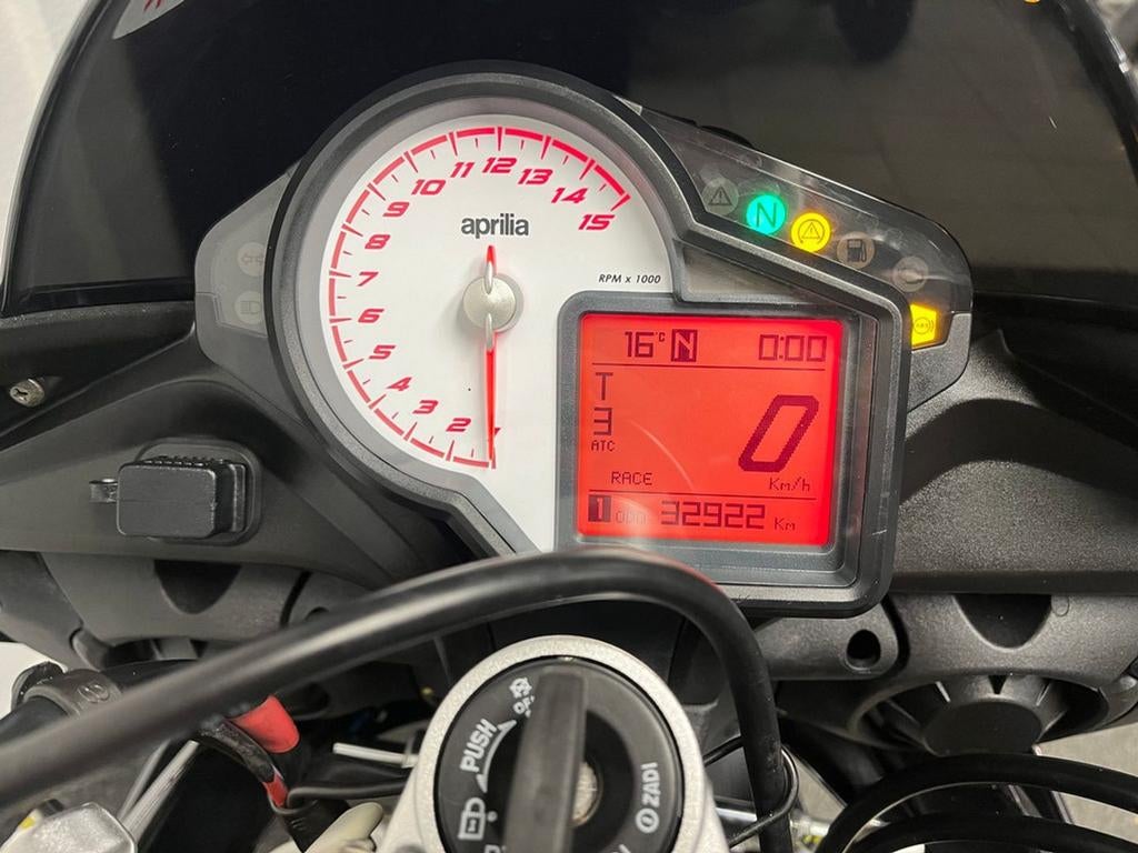 Aprilia TUONO V4 R APRC (bj 2016) - foto 2