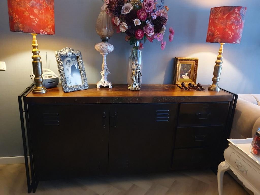 Industrieel  dressoir, 150 tot 200 cm, Ophalen of Verzenden, Zo goed als nieuw, 25 tot 50 cm