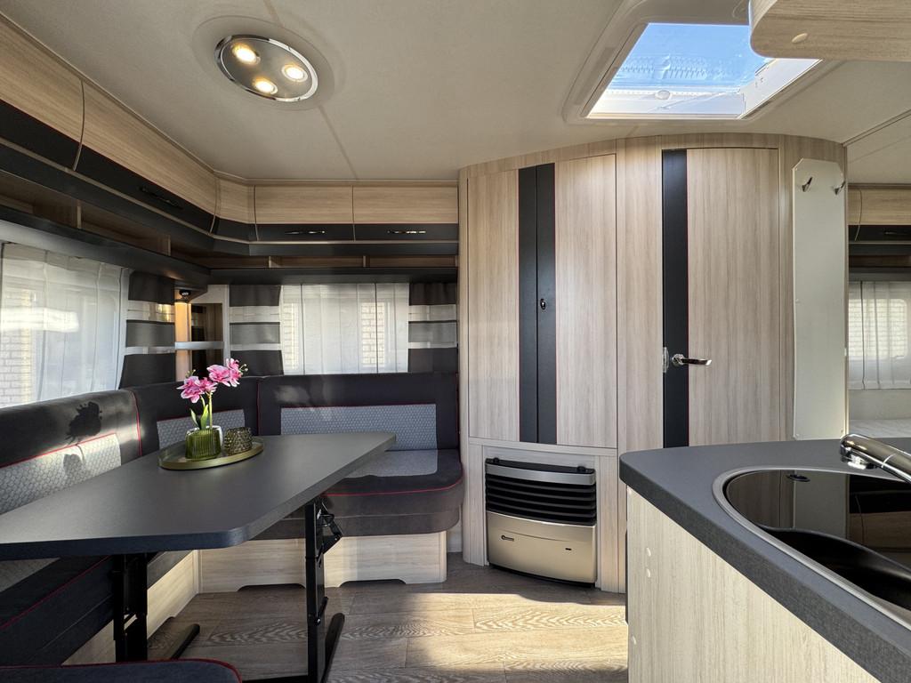 Hobby De Luxe Edition 495 UL met enkele bedden *Fietsendrage, Vast bed, Rondzit, Hobby, 7 tot 8 meter