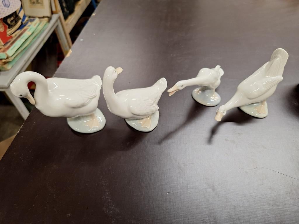4 stuks nao en ladro zwaantjes, Ophalen of Verzenden, Zo goed als nieuw