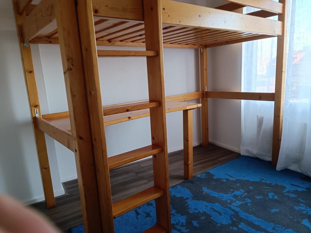 Mooie hoogslaper met bureau, ideaal voor kleine kamers, Ophalen
