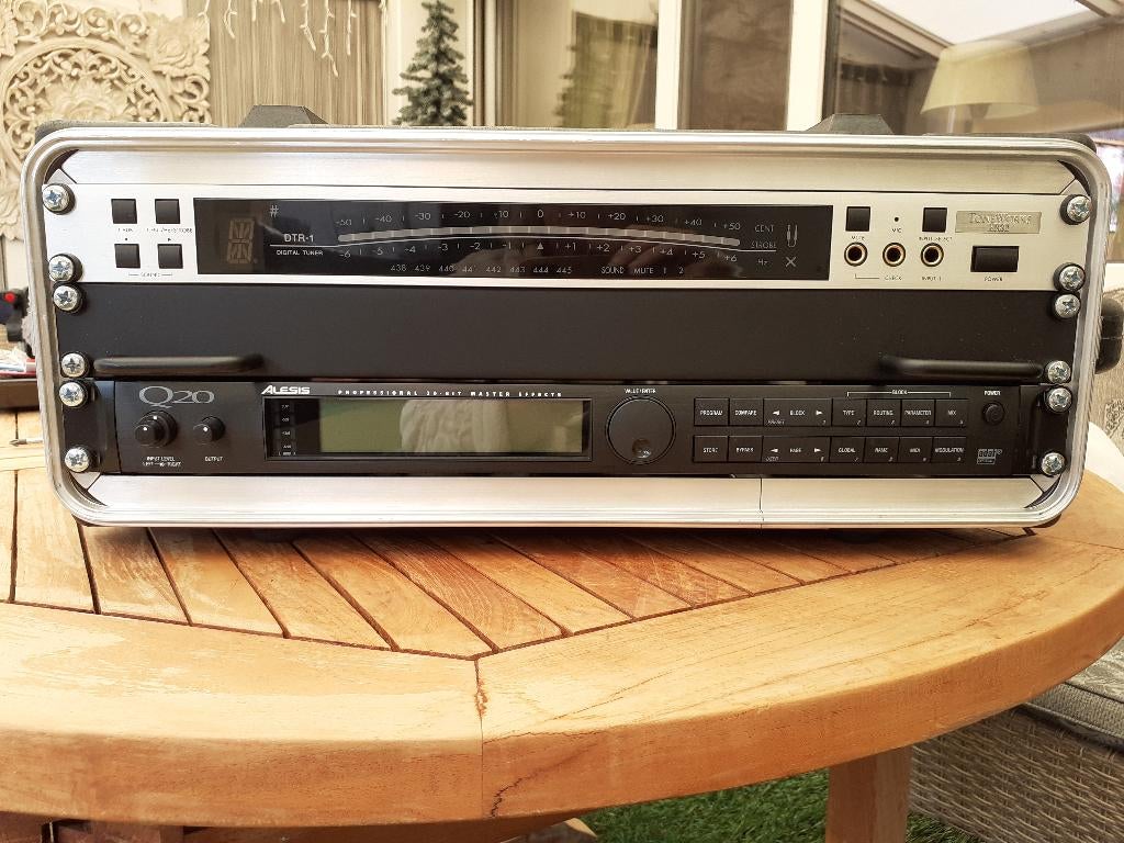 Alesis Q20 Professional Master Effects + Tuner in flightcase, Ophalen, Gebruikt