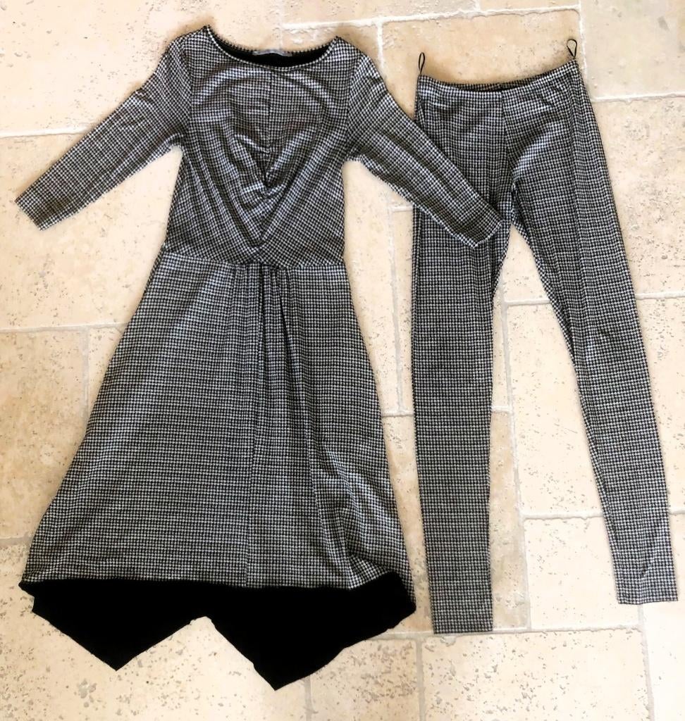 Cora Kemperman jurk met legging, maat M, Kleding | Dames, Jurken, Zo goed als nieuw, Maat 38/40 (M), Zwart, Onder de knie, Ophalen