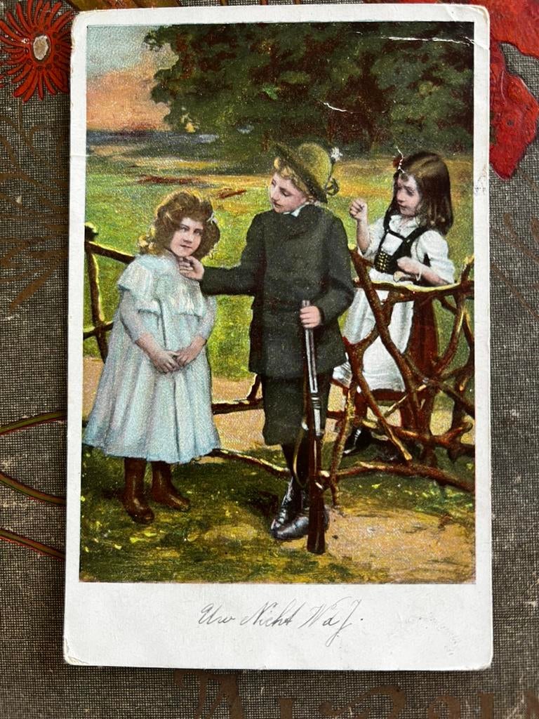 Jagertje met geweer en twee meisjes (GG), Ophalen of Verzenden, Voor 1920, Gelopen, Kinderen