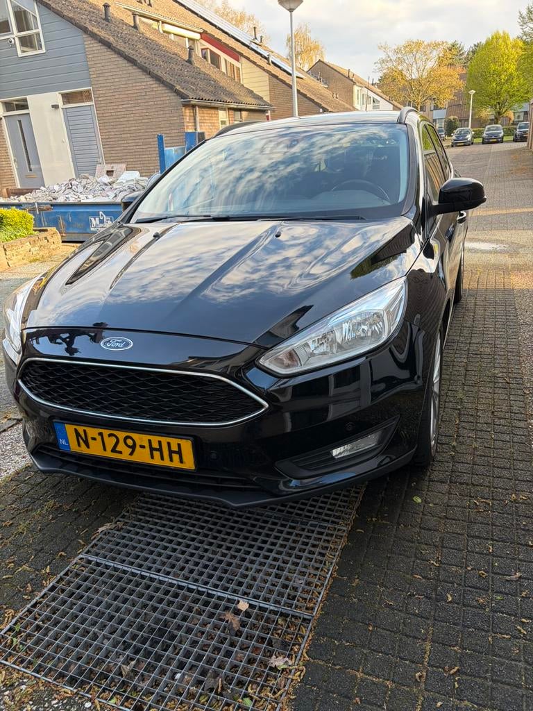 Ford Focus 1.0 Ecoboost Titanium uitvoering 125pk 2015 Zwart, Auto's, 125 pk, Zwart, Handgeschakeld, 1216 kg