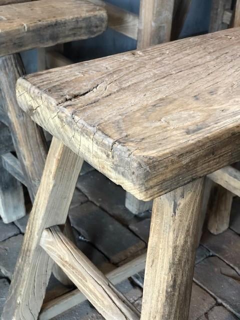 KEUZE STRESS...NIEUW oude houten krukjes rechthoekig & rond, Huis en Inrichting, Krukjes, Nieuw, Ophalen of Verzenden, Nvt, Nvt