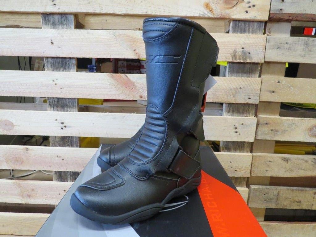 Nieuwe motorlaarzen van 109,95 voor 89,95 maat 42, Info@igmtrading.nl, Igm trading, Laarzen, Ophalen