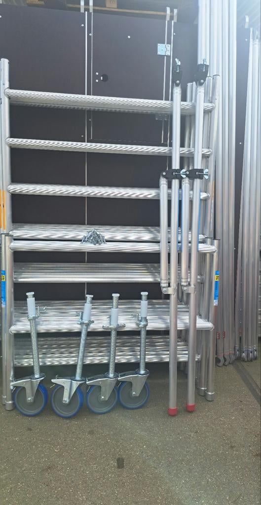 Nieuwe complete 8.20 werkhoogte rolsteiger Scherpe prijzen!, Nieuw, Ophalen of Verzenden, Rolsteiger of Kamersteiger, 5 meter of hoger