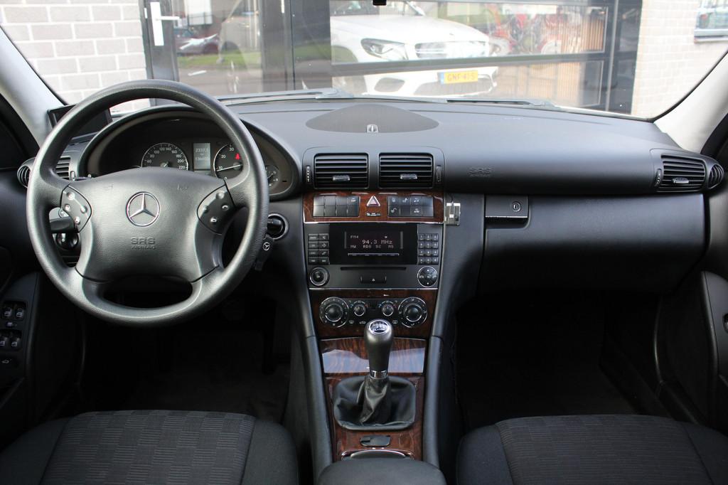Mercedes-Benz C-Klasse 230 Kompressor Classic 192 PK / Clima, Gebruikt, Met garantie (alle), 1796 cc, Handgeschakeld