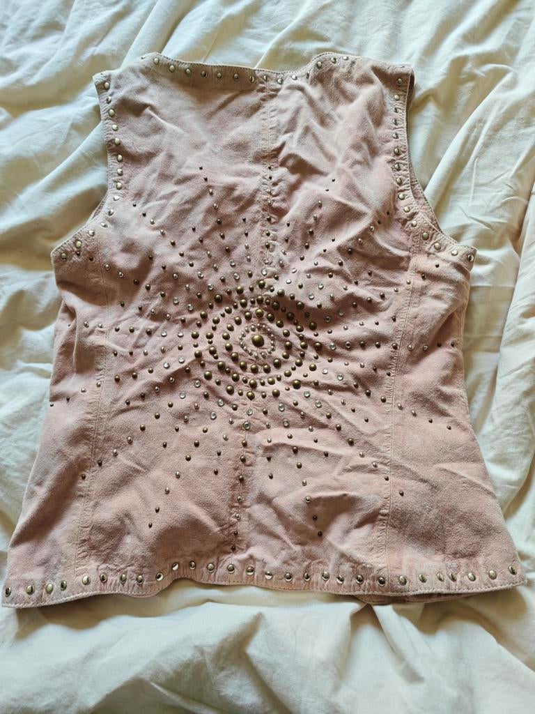 Exclusief Little Soho suède gilet lichtroze studs, Kleding | Dames, Little Soho, Ophalen of Verzenden, Gedragen