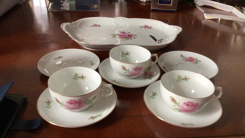 Serviesgoed schaal en drie kopjes, Ophalen of Verzenden