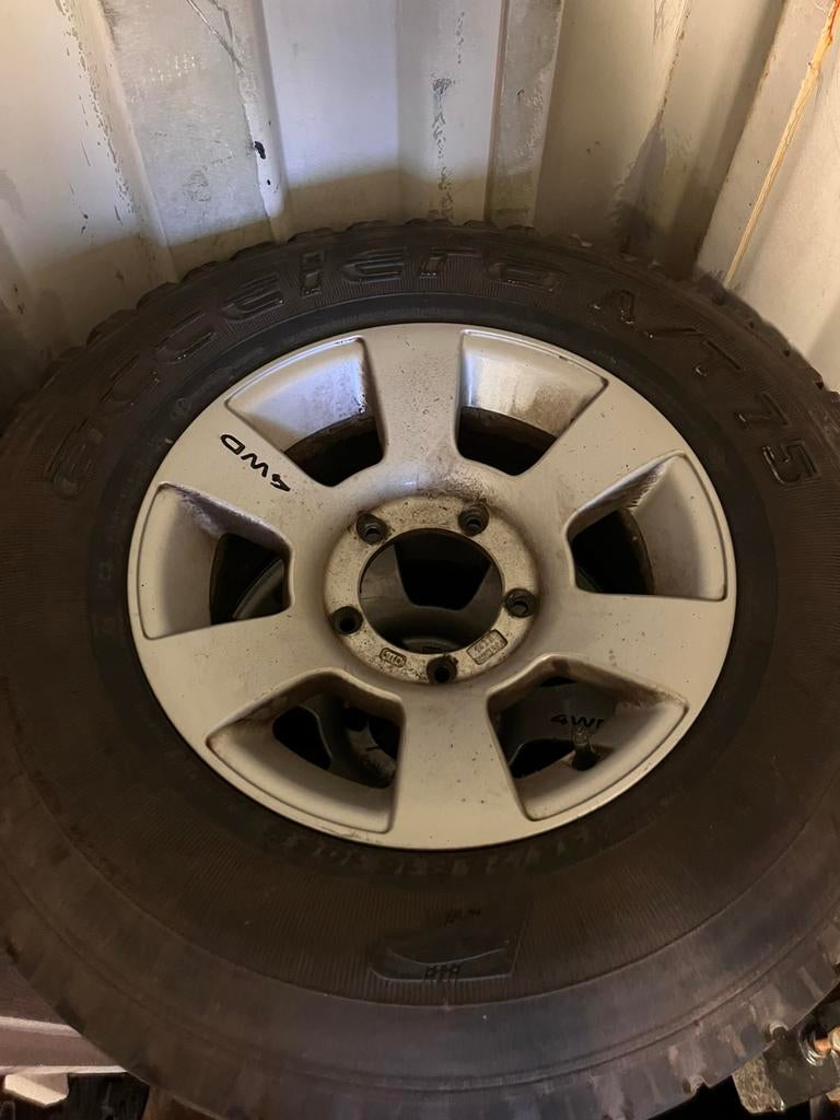 daihatsu feroza velgen 235 75 15inch, Ophalen of Verzenden, 235 mm, Zomerbanden, Velg(en)