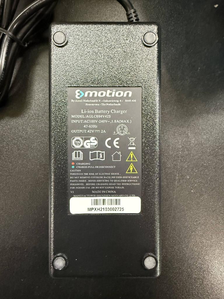 Sparta Batavus e-bike oplader 36V 2A 5‑pins – nieuw in doos, Ophalen of Verzenden, Nieuw, Batavus,Sparta,Koga.