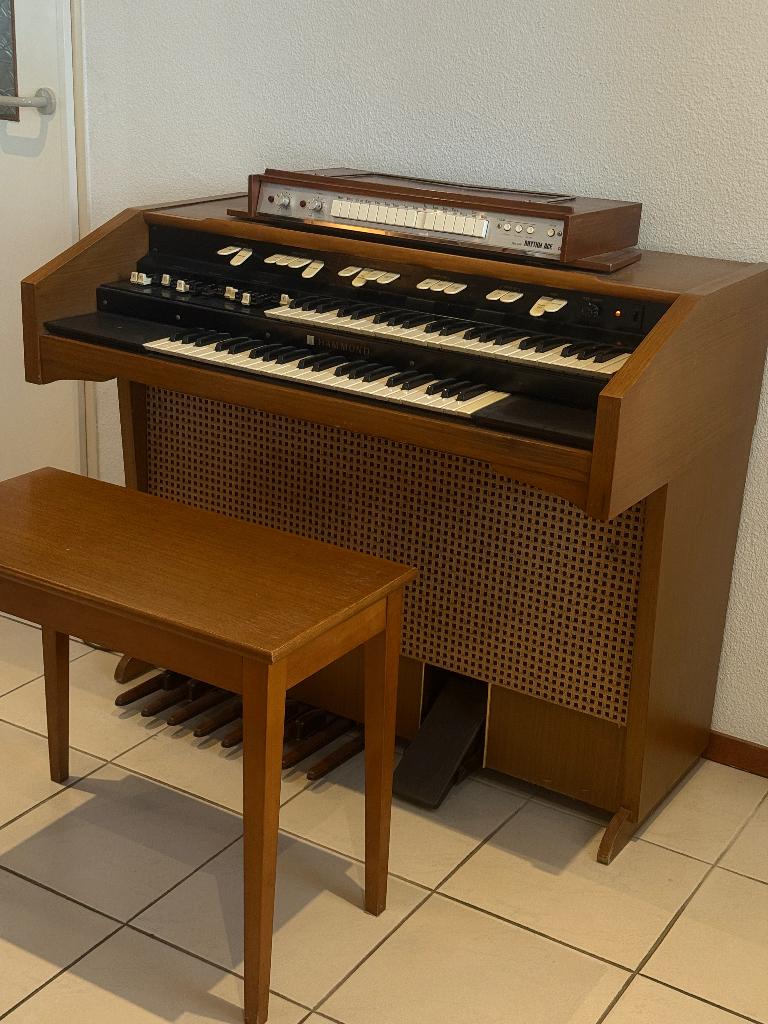 Mooi Hammond L-serie orgel met bijpassend bankje, Ophalen, Gebruikt, 2 klavieren, Orgel