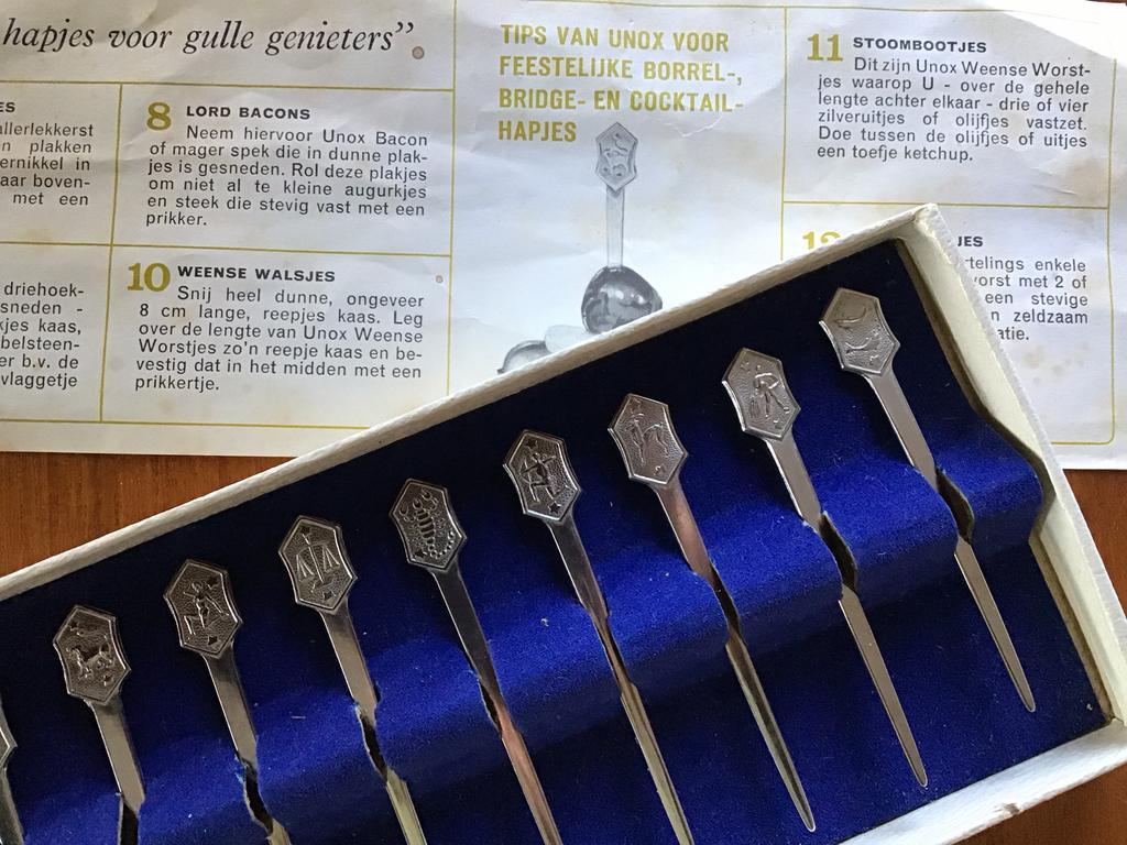 Vintage set Cocktailprikkers Sterrenbeelden Unox jaren 1970, Antiek en Kunst, Ophalen of Verzenden