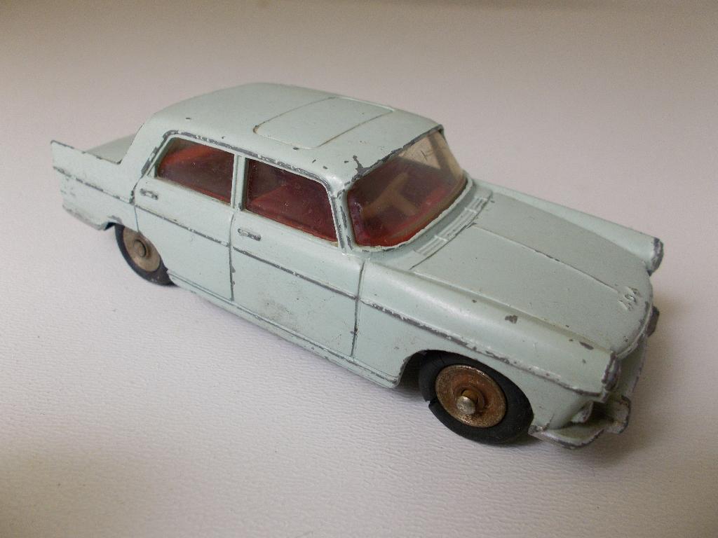 1967 Dinky Toys 553 PEUGEOT 404 I.g.st. (-A-), Hobby en Vrije tijd, Modelauto's | 1:43, Ophalen of Verzenden, Zo goed als nieuw