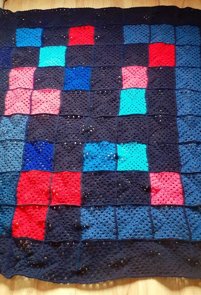 Woondeken sprei,oma,s vierkantjes, 150 x 140 cm, Ophalen, Nieuw