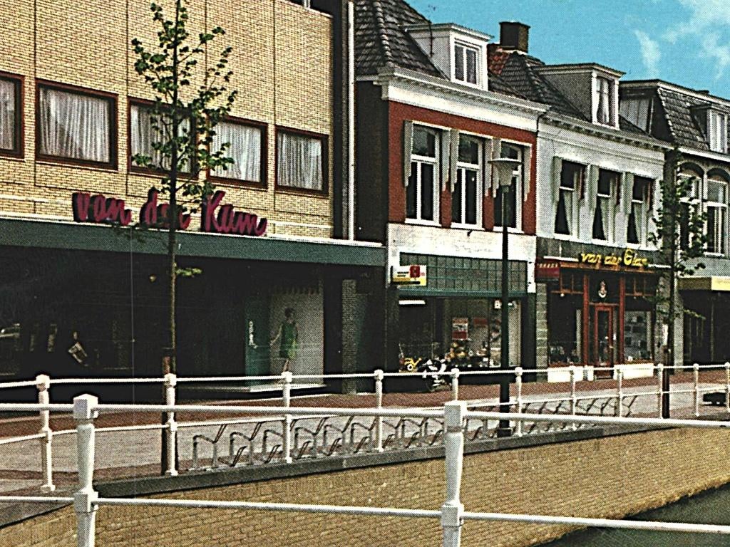 987165 Heerenveen Fr 1975 Lindegracht .Gelopen met zegel, Ophalen of Verzenden, 1960 tot 1980, Gelopen, Friesland