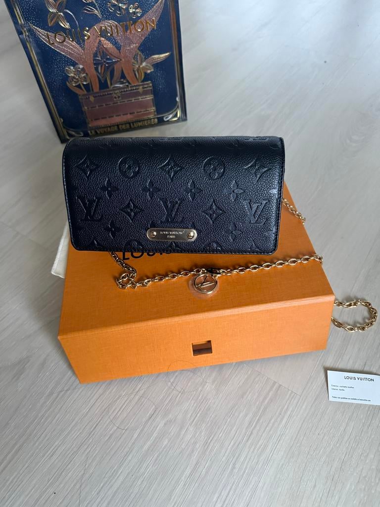 Louis Vuitton Wallet on Chain Lily - Nieuw!, Overige merken, Zwart, Nieuw, Ophalen of Verzenden