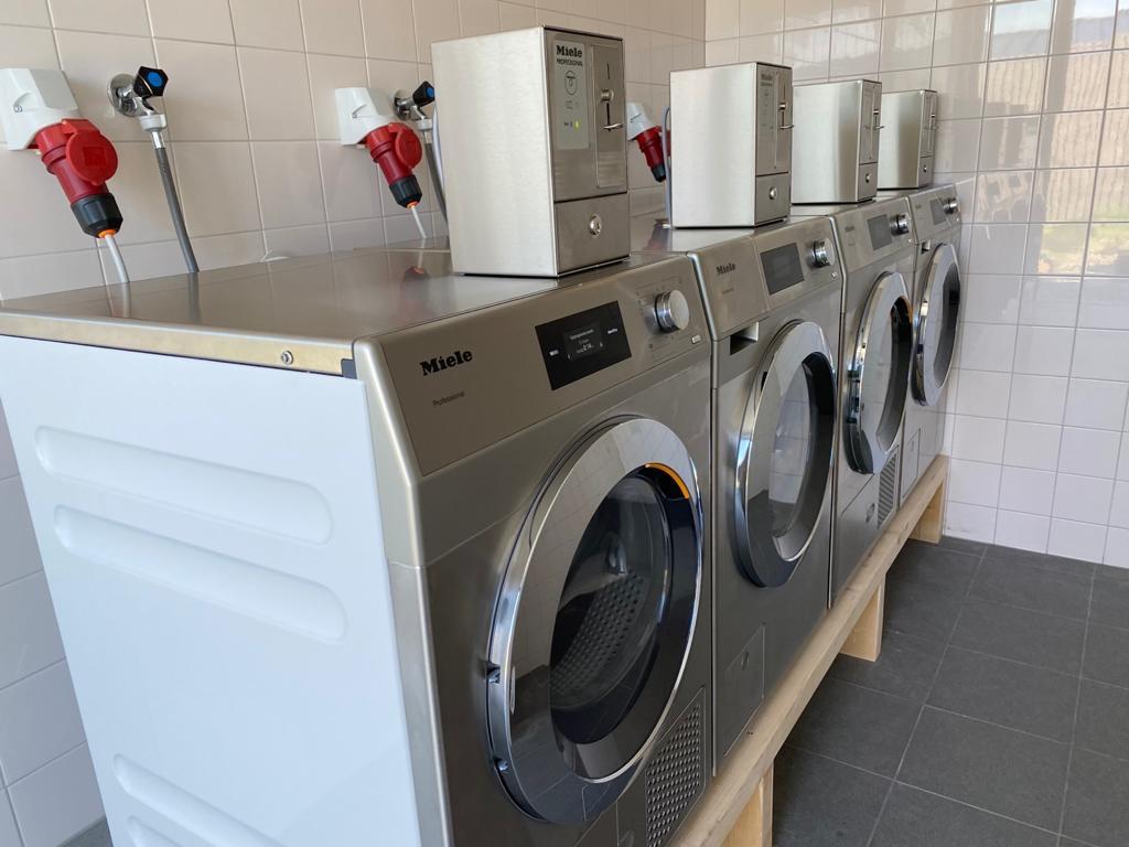 Miele Professional automaten met contacloos betaalsysteem, Ophalen, Gebruikt, Voorlader