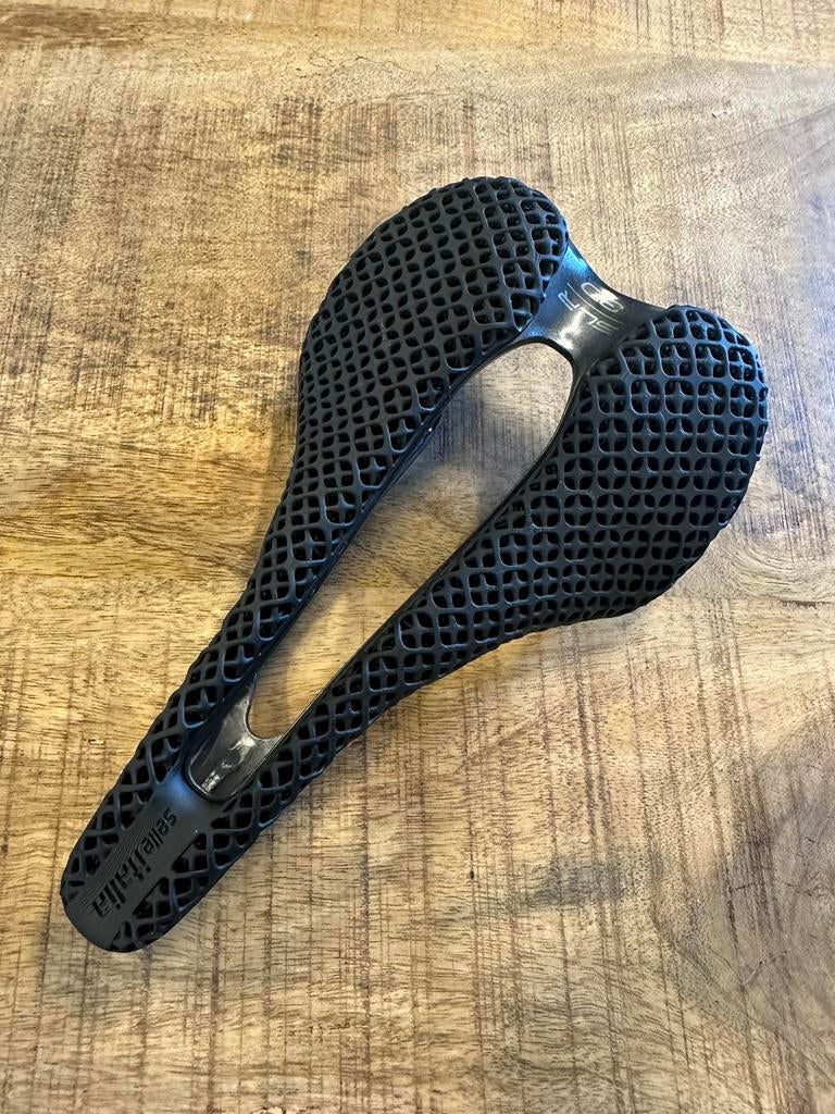 Selle italia slr 3d carbon zadel, Fietsen en Brommers, Fietsonderdelen, Ophalen of Verzenden, Zo goed als nieuw, Zadel