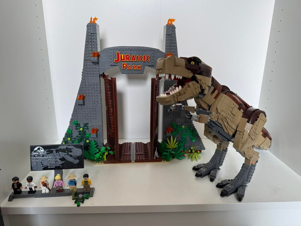 75936 Jurassic Park: T. rex chaos, Ophalen of Verzenden, Zo goed als nieuw, Complete set, Lego
