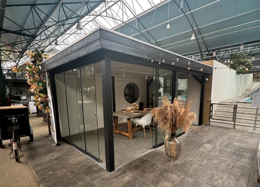 Showmodel Tuinhuis Lugarde | Maatwerk - OP = OP, Tuin en Terras, Tuinhuizen, Ophalen, 200 tot 400 cm, Zo goed als nieuw, 500 cm of meer