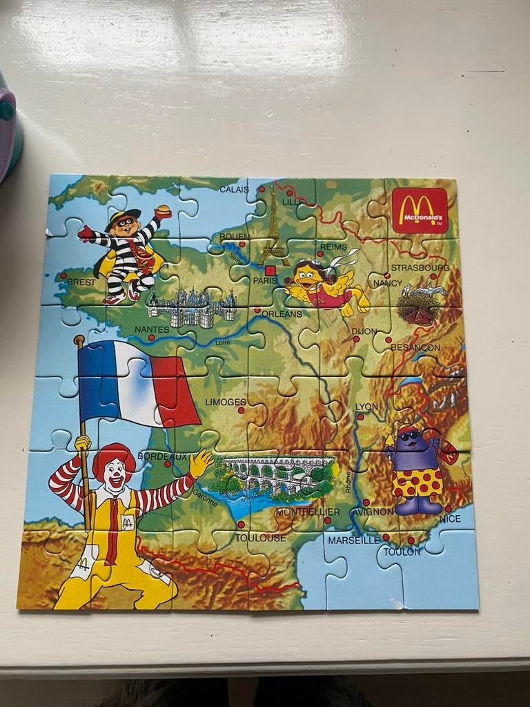 Mc Donald speelgoed uit Frankrijk. Puzzel en emmertje, Ophalen of Verzenden, Zo goed als nieuw