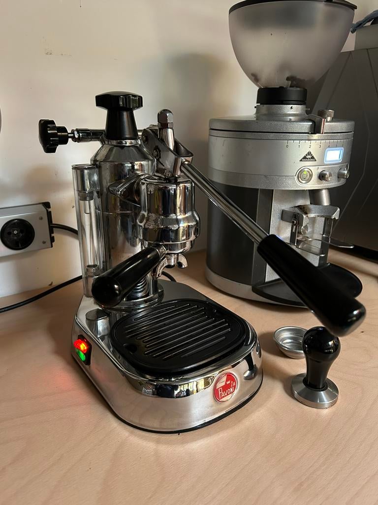 La Pavoni Europiccola, Gebruikt, Espresso apparaat, Gemalen koffie, Ophalen of Verzenden