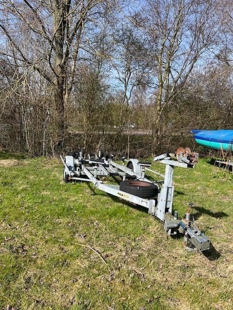 Boot trailer 6 tot 8 meter, Watersport en Boten, Boottrailers, Ophalen, Gebruikt, 1500 tot 3000 kg, 6 tot 9 meter