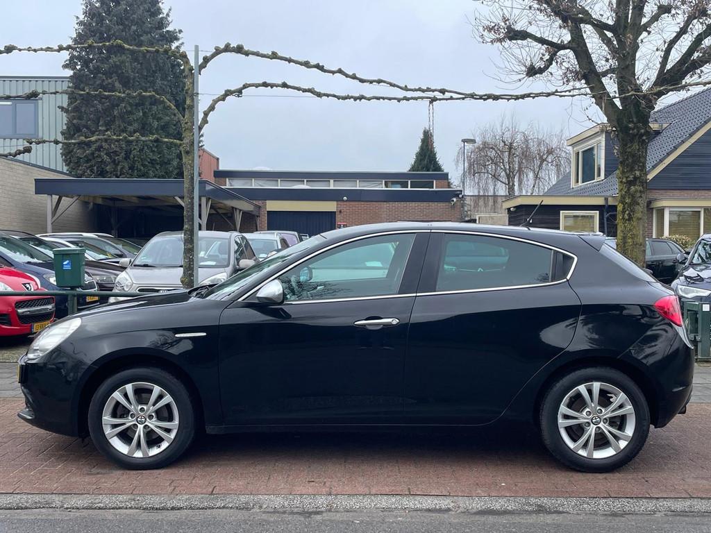 Alfa Romeo Giulietta 1.4T Progression *Black|LMV, Voorwielaandrijving, Euro 5, Gebruikt, 4 cilinders