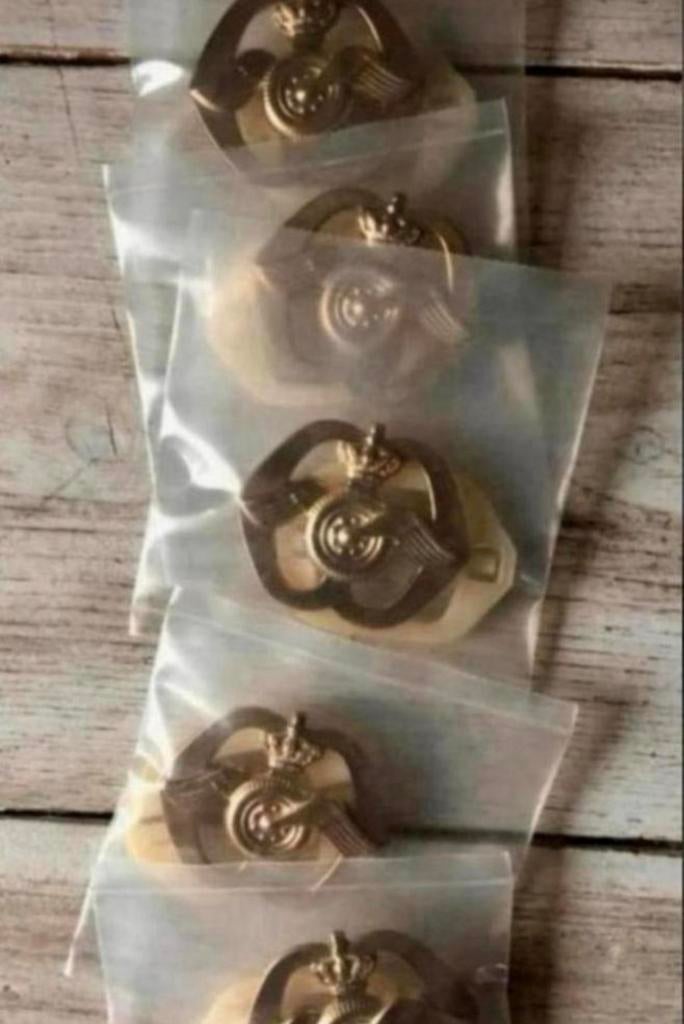 Landmacht Baretemblemen AAT 5 Stuks, Verzamelen, Verzenden, Landmacht, Nederland, Embleem of Badge