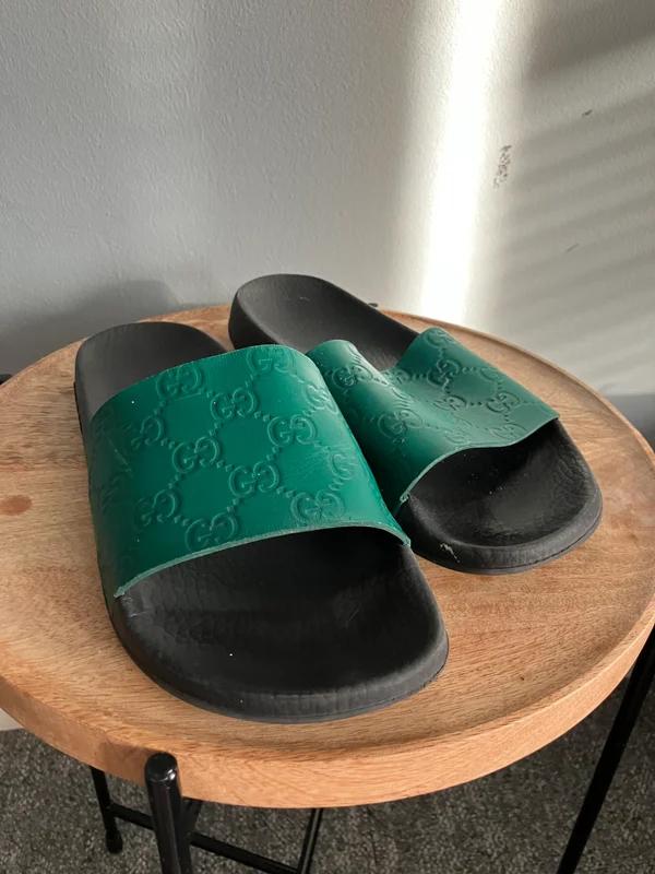 Gucci slippers, Ophalen of Verzenden, Zo goed als nieuw, Zwart