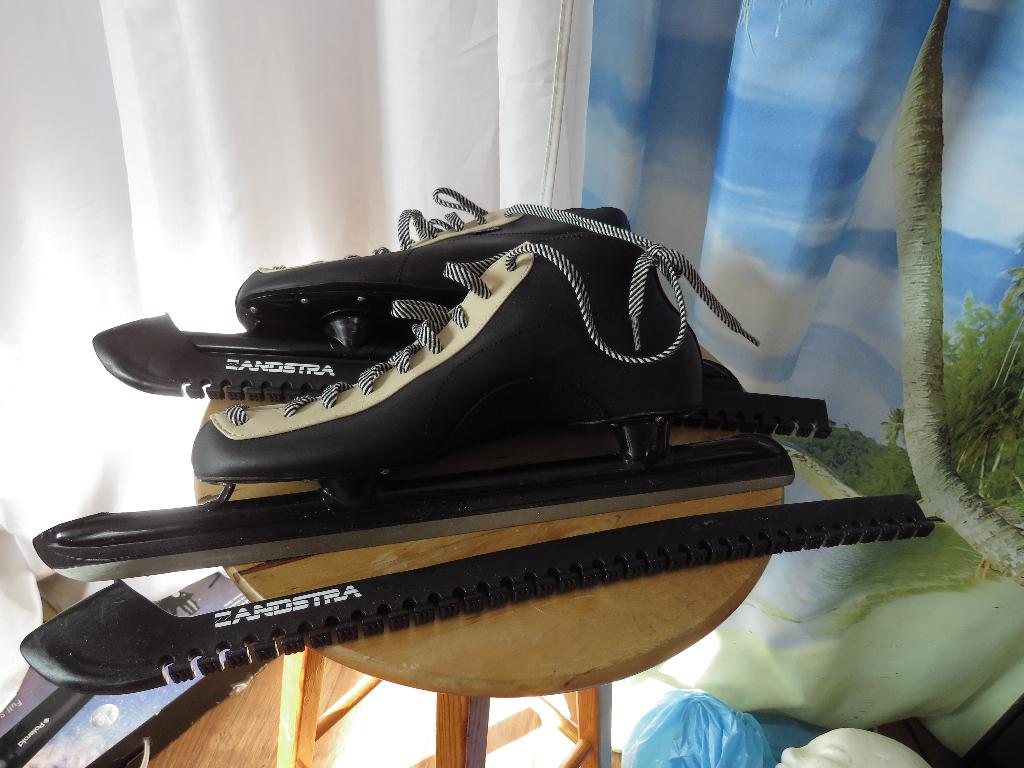 hand made leren viking noren schaatsen mt 43 met gouden bies, Viking, Ophalen of Verzenden, Zo goed als nieuw, Noren