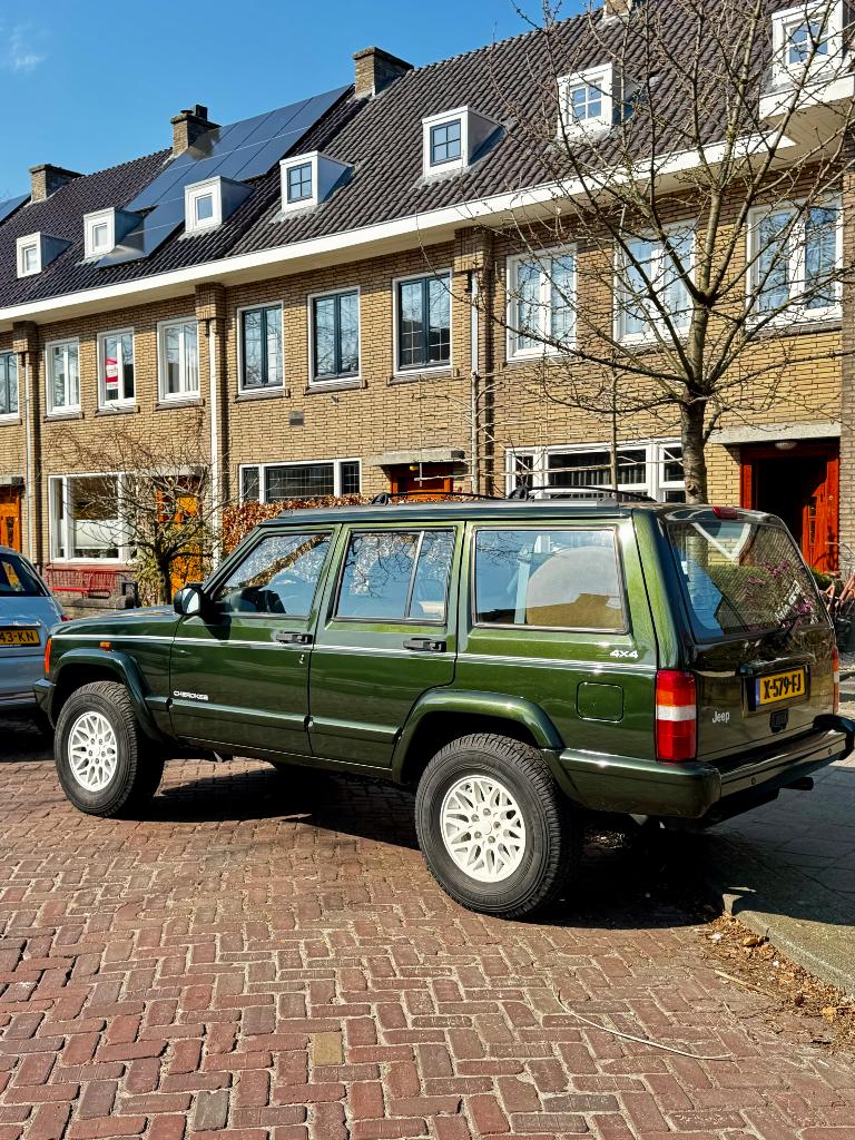 Jeep Cherokee xj LPG G3 118.000km Mossgreen, Automaat, 138 €/maand, Leder, Vierwielaandrijving